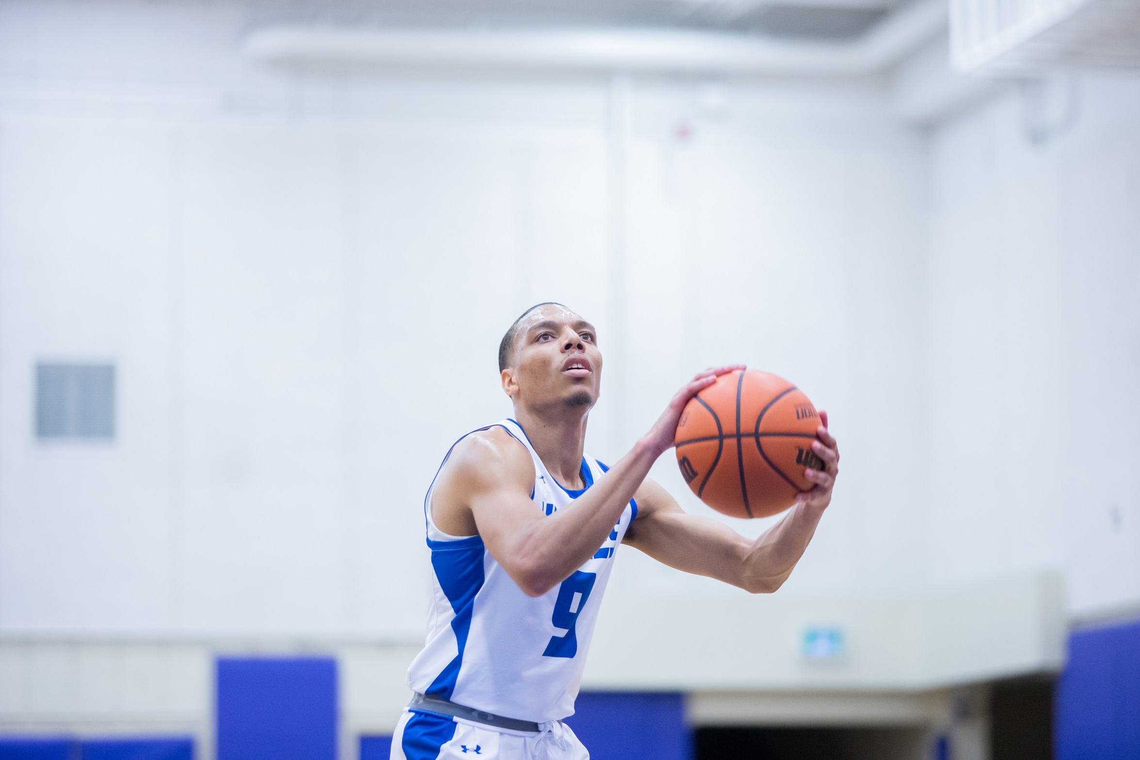 HUSKIES MEN'S BASKETBALL COME UP SHORT TO LORDS