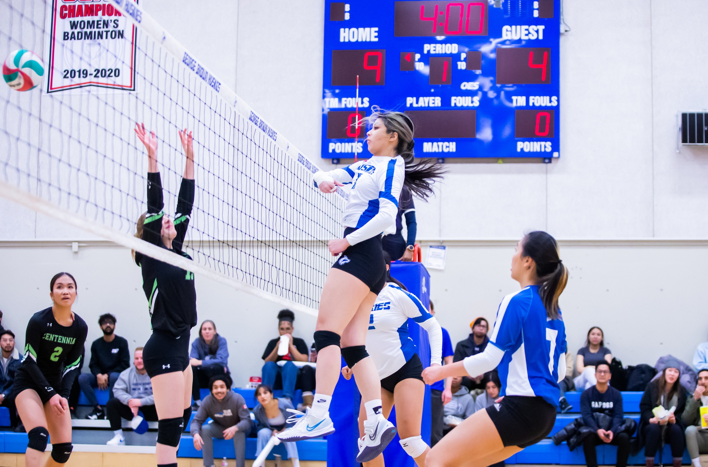 HUSKIES VOLLEYBALL SPLIT WITH THE COLTS AS PLAYOFFS LOOM